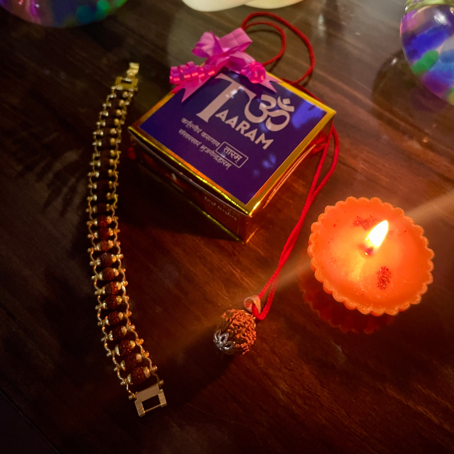 Taaram Diwali Celebrations - Rudraksha Shubh Diwali Hamper (5 Mukhi Rudraksha Bracelet, 7 Mukhi Rudraksha Mala & Handmade Fragrant Diya Candle)